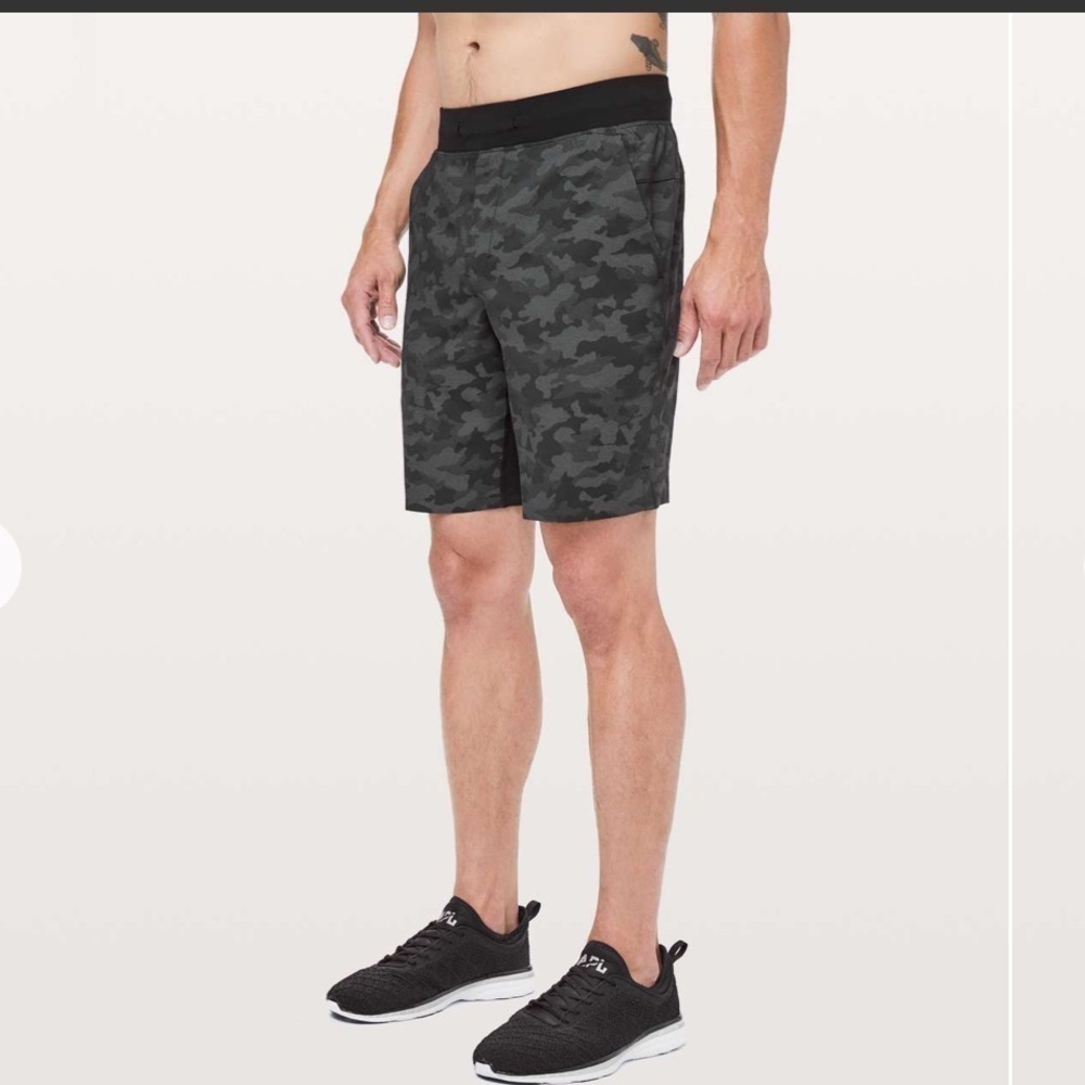 [S] Lululemon T.H.E. Short *Lineerless Mesh Camo 9” Men’s Training Gym Short